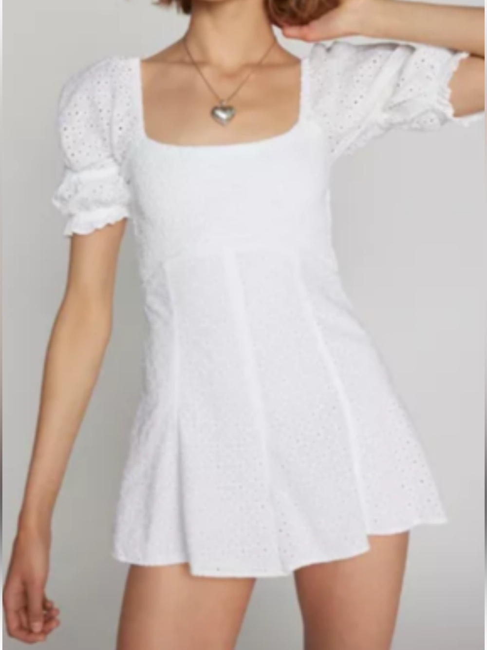 NWT retail $79 size L #UrbanOutfitters
White eyelet puff-sleeve romper